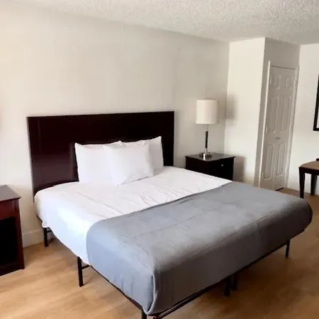 Airport Inn